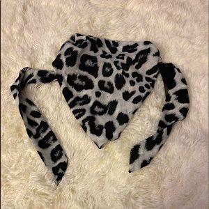 LEOPARD PRINT HANDKERCHIEF TOP